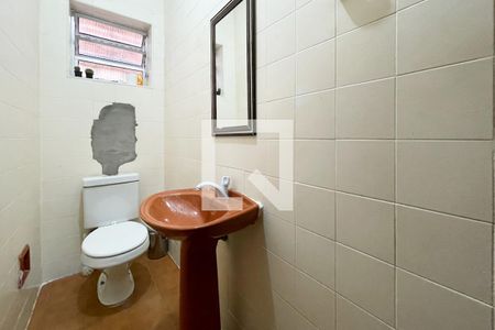 Casa à venda com 300m², 4 quartos e 2 vagas Casa à venda com 300m², 4 quartos e 2 vagasLavabo