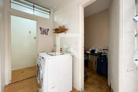 Casa à venda com 300m², 4 quartos e 2 vagas Casa à venda com 300m², 4 quartos e 2 vagasÁrea de Serviço