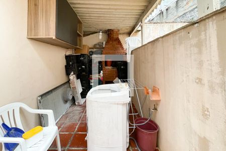 Casa à venda com 300m², 4 quartos e 2 vagas Casa à venda com 300m², 4 quartos e 2 vagasÁrea - Churrasqueira