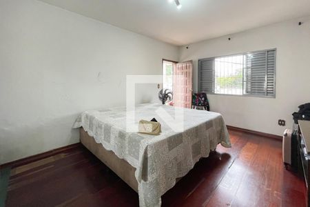 Casa à venda com 300m², 4 quartos e 2 vagas Casa à venda com 300m², 4 quartos e 2 vagasSuíte