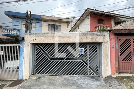Casa à venda com 300m², 4 quartos e 2 vagas Casa à venda com 300m², 4 quartos e 2 vagasFachada
