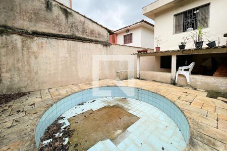 Casa à venda com 300m², 4 quartos e 2 vagas Casa à venda com 300m², 4 quartos e 2 vagasÁrea - Piscina