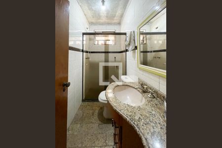 Casa à venda com 300m², 4 quartos e 2 vagas Casa à venda com 300m², 4 quartos e 2 vagasBanheiro - Suíte