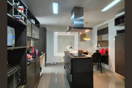 Apartamento à venda com 209m², 3 quartos e 3 vagasCozinha