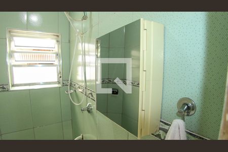 Casa à venda com 250m², 4 quartos e 1 vaga Casa à venda com 250m², 4 quartos e 1 vagaBanheiro