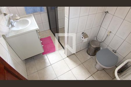 Casa à venda com 250m², 4 quartos e 1 vaga Casa à venda com 250m², 4 quartos e 1 vagaBanheiro
