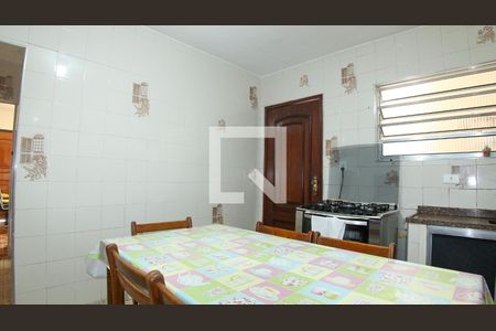 Casa à venda com 250m², 4 quartos e 1 vaga Casa à venda com 250m², 4 quartos e 1 vagaCozinha