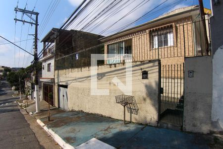 Casa à venda com 250m², 4 quartos e 1 vaga Casa à venda com 250m², 4 quartos e 1 vagaFachada