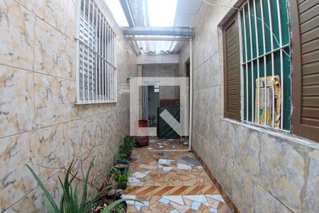 Casa à venda com 250m², 4 quartos e 1 vaga Casa à venda com 250m², 4 quartos e 1 vagaCorredor