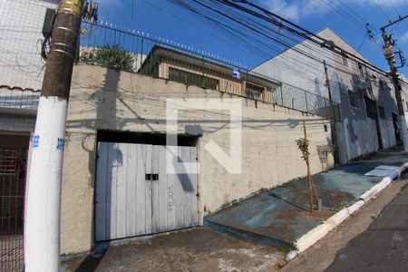 Casa à venda com 250m², 4 quartos e 1 vaga Casa à venda com 250m², 4 quartos e 1 vagaFachada