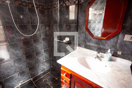 Casa à venda com 200m², 4 quartos e 2 vagas Casa à venda com 200m², 4 quartos e 2 vagasBANHEIRO