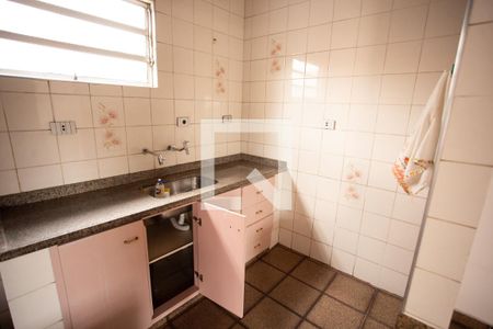 Casa à venda com 200m², 4 quartos e 2 vagas Casa à venda com 200m², 4 quartos e 2 vagasCOZINHA