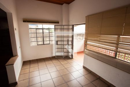 Casa à venda com 200m², 4 quartos e 2 vagas Casa à venda com 200m², 4 quartos e 2 vagasSALA DE JANTAR