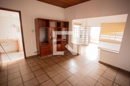 Casa à venda com 200m², 4 quartos e 2 vagas Casa à venda com 200m², 4 quartos e 2 vagasSALA DE JANTAR