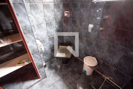 Casa à venda com 200m², 4 quartos e 2 vagas Casa à venda com 200m², 4 quartos e 2 vagasBANHEIRO