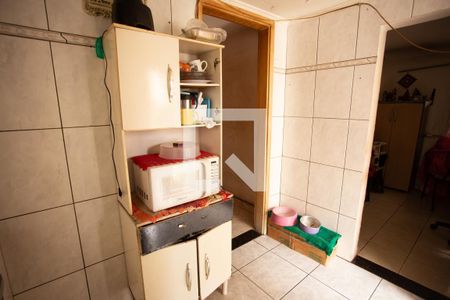 Casa à venda com 200m², 4 quartos e 2 vagas Casa à venda com 200m², 4 quartos e 2 vagasCASA DOS FUNDOS