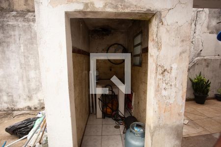 Casa à venda com 200m², 4 quartos e 2 vagas Casa à venda com 200m², 4 quartos e 2 vagasQUINTAL