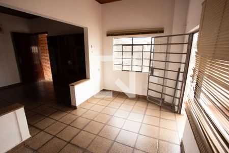 Casa à venda com 200m², 4 quartos e 2 vagas Casa à venda com 200m², 4 quartos e 2 vagasSALA DE JANTAR