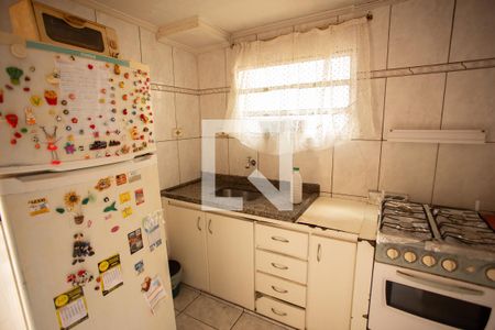 Casa à venda com 200m², 4 quartos e 2 vagas Casa à venda com 200m², 4 quartos e 2 vagasCASA DOS FUNDOS