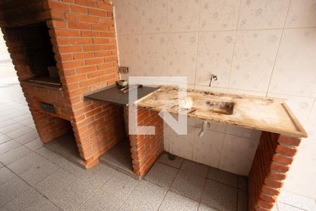 Casa à venda com 200m², 4 quartos e 2 vagas Casa à venda com 200m², 4 quartos e 2 vagasÁREA DE SERVIÇO