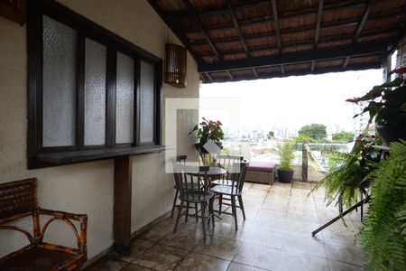 Casa à venda com 190m², 4 quartos e 3 vagasTerraço