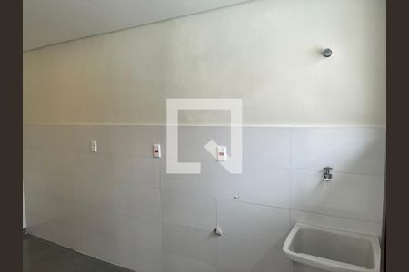 Casa à venda com 140m², 3 quartos e 4 vagas Casa à venda com 140m², 3 quartos e 4 vagasLavanderia