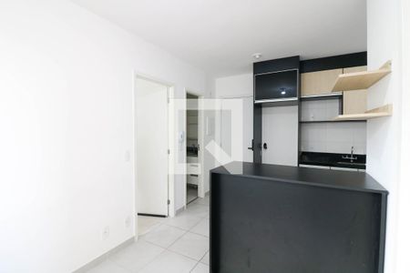 Sala / Cozinha de apartamento para alugar com 2 quartos, 34m² em Santo Amaro, São Paulo