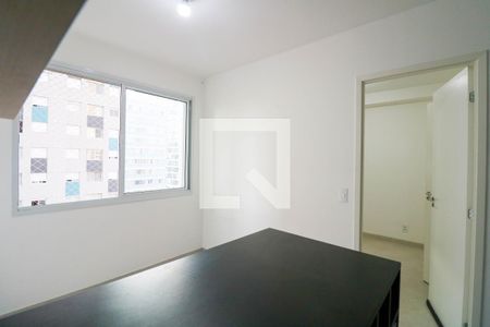 Sala / Cozinha de apartamento para alugar com 2 quartos, 34m² em Santo Amaro, São Paulo