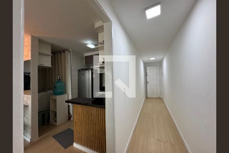 Apartamento à venda com 55m², 2 quartos e sem vaga Apartamento à venda com 55m², 2 quartos e sem vagaCorredor Entrada