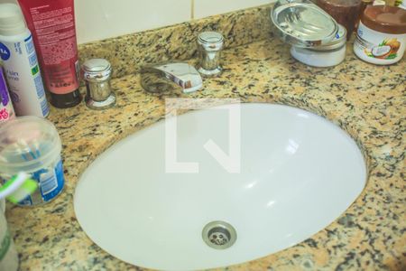 Apartamento à venda com 90m², 4 quartos e 2 vagas Apartamento à venda com 90m², 4 quartos e 2 vagasBanheiro Suíte