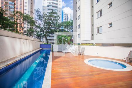 Apartamento à venda com 90m², 4 quartos e 2 vagas Apartamento à venda com 90m², 4 quartos e 2 vagasÁrea comum - Piscina