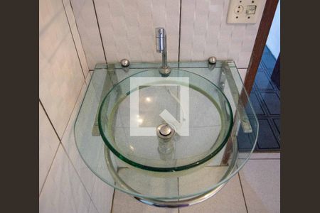 Casa à venda com 141m², 2 quartos e 2 vagasBanheiro