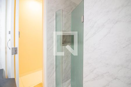 Casa à venda com 180m², 3 quartos e 2 vagas Casa à venda com 180m², 3 quartos e 2 vagasBanheiro Social