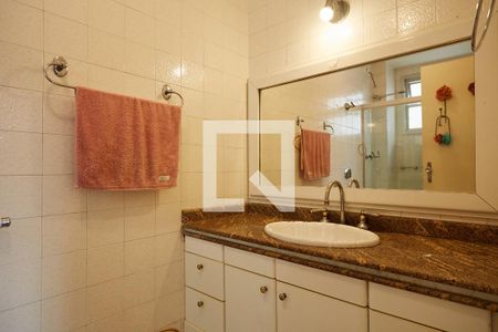 Apartamento à venda com 120m², 3 quartos e 2 vagas Apartamento à venda com 120m², 3 quartos e 2 vagasBanheiro/Quarto 1