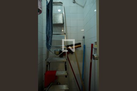 Apartamento à venda com 120m², 3 quartos e 2 vagas Apartamento à venda com 120m², 3 quartos e 2 vagasBanheiro de Serviço