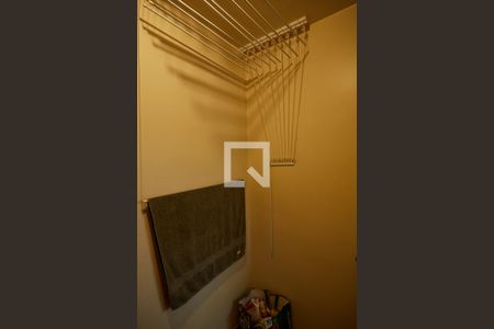 Apartamento à venda com 120m², 3 quartos e 2 vagas Apartamento à venda com 120m², 3 quartos e 2 vagasQuarto  serviço