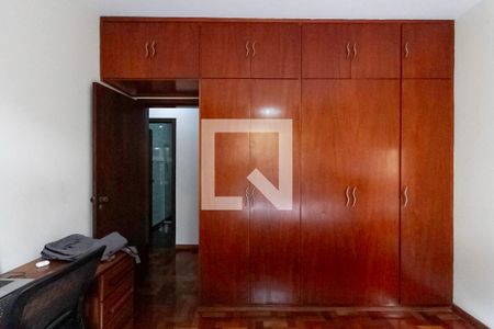 Casa à venda com 257m², 4 quartos e 4 vagas Casa à venda com 257m², 4 quartos e 4 vagasQuarto 3