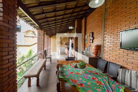 Casa à venda com 257m², 4 quartos e 4 vagas Casa à venda com 257m², 4 quartos e 4 vagasEspaço Gourmet