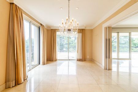 Apartamento à venda com 535m², 3 quartos e 6 vagas Apartamento à venda com 535m², 3 quartos e 6 vagasSala de Jantar