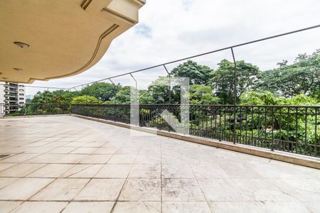 Apartamento à venda com 535m², 3 quartos e 6 vagas Apartamento à venda com 535m², 3 quartos e 6 vagasVaranda