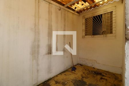 Casa à venda com 220m², 2 quartos e 4 vagasQuintal