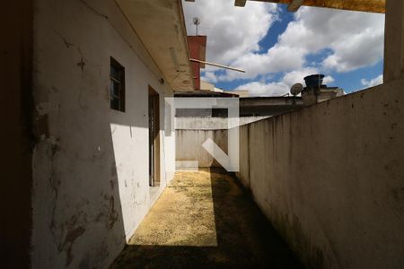 Casa à venda com 220m², 2 quartos e 4 vagasQuintal