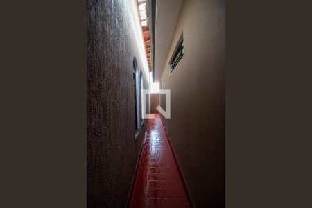 Casa à venda com 200m², 3 quartos e 1 vaga Casa à venda com 200m², 3 quartos e 1 vagaCorredor