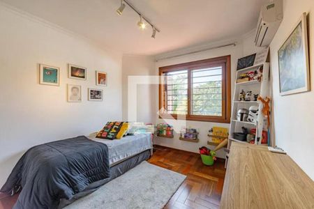 Casa à venda com 269m², 4 quartos e 4 vagas Casa à venda com 269m², 4 quartos e 4 vagasQuarto 3