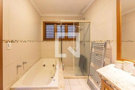 Casa à venda com 269m², 4 quartos e 4 vagas Casa à venda com 269m², 4 quartos e 4 vagasBanheiro