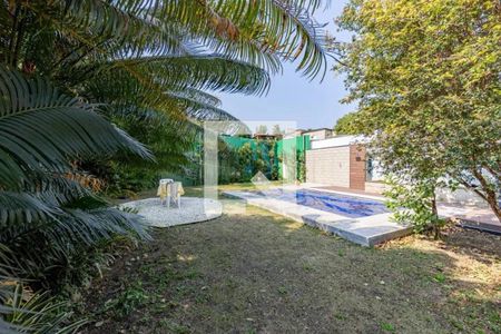 Casa à venda com 269m², 4 quartos e 4 vagas Casa à venda com 269m², 4 quartos e 4 vagasPiscina