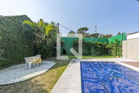 Casa à venda com 269m², 4 quartos e 4 vagas Casa à venda com 269m², 4 quartos e 4 vagaspiscina