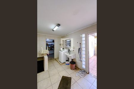 Casa à venda com 230m², 3 quartos e 2 vagasÁrea de Serviço