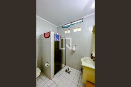 Casa à venda com 230m², 3 quartos e 2 vagasBanheiro