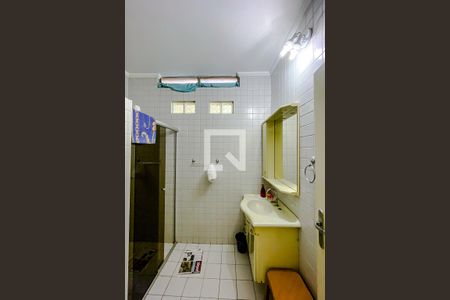 Casa à venda com 230m², 3 quartos e 2 vagasBanheiro